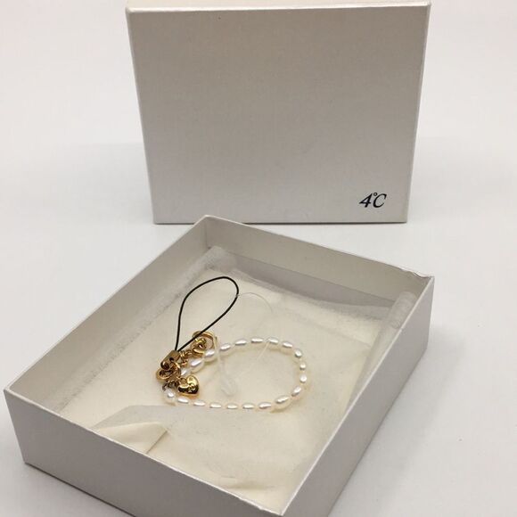4C Accessories - 4C Pearl and Gold Tone Phone Charm